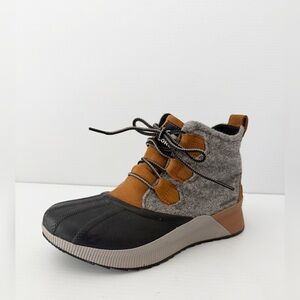 Sorel Women's Out N About III Classic Boots - Camel Brown, Black Size 7.5